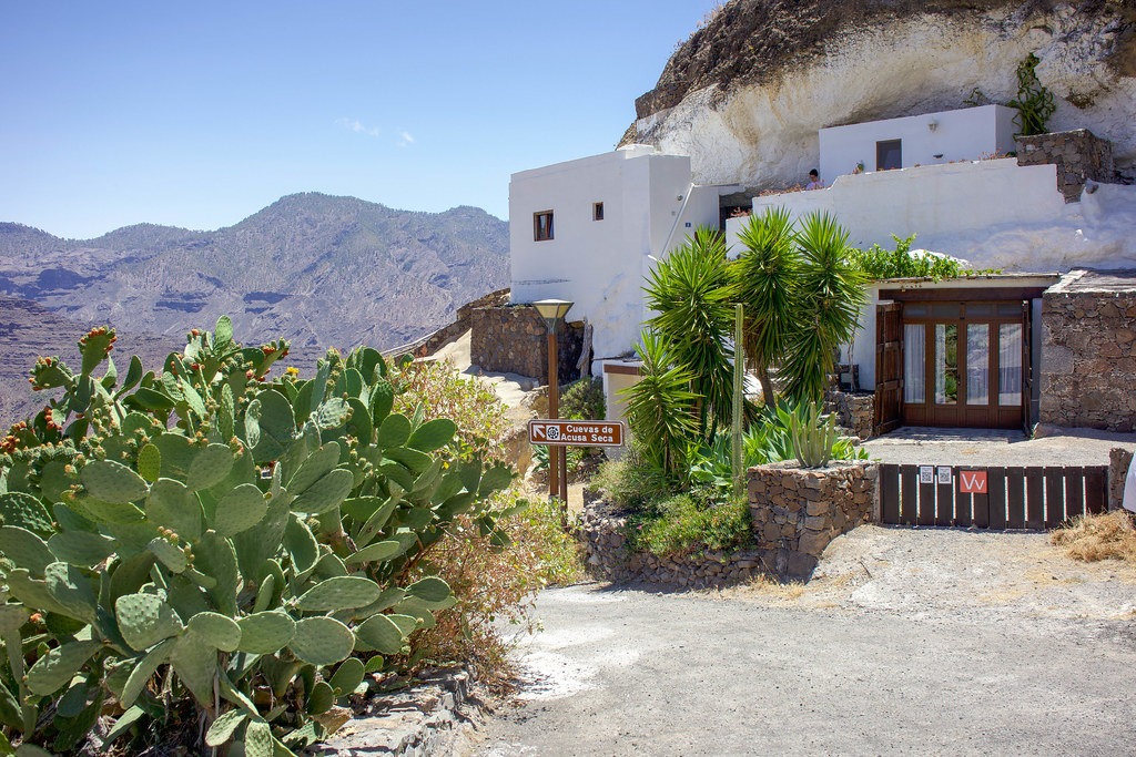 Entrance to the Acusa Seca cave settlement in Artenara