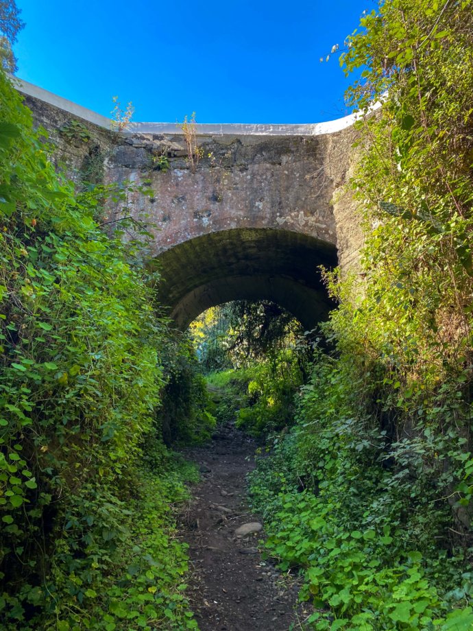 Stone bridge on the Barranco del Álamo trail